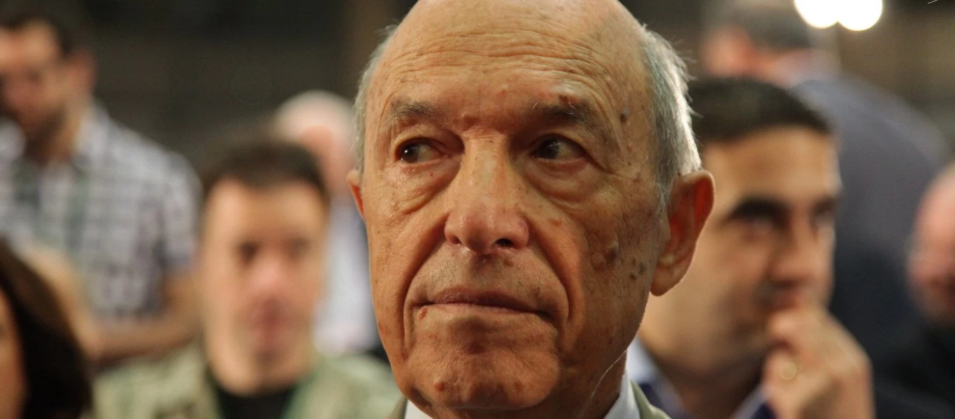 Εμβολιάστηκε κατά του κορωνοϊού ο Κώστας Σημίτης